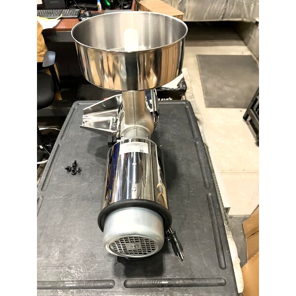 Scratch and Dent Tre Spade BIG-80 Electric Tomato Mill F07600/CSA - 3/4 hp, 430W
