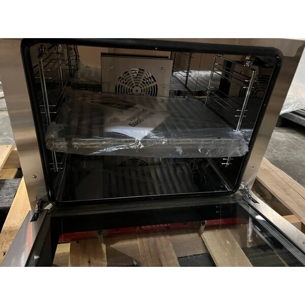 Scratch and Dent Avantco CO-28M Half Size Countertop Convection Oven, 2.3 cu. ft. - 208/240V, 2100/2800W