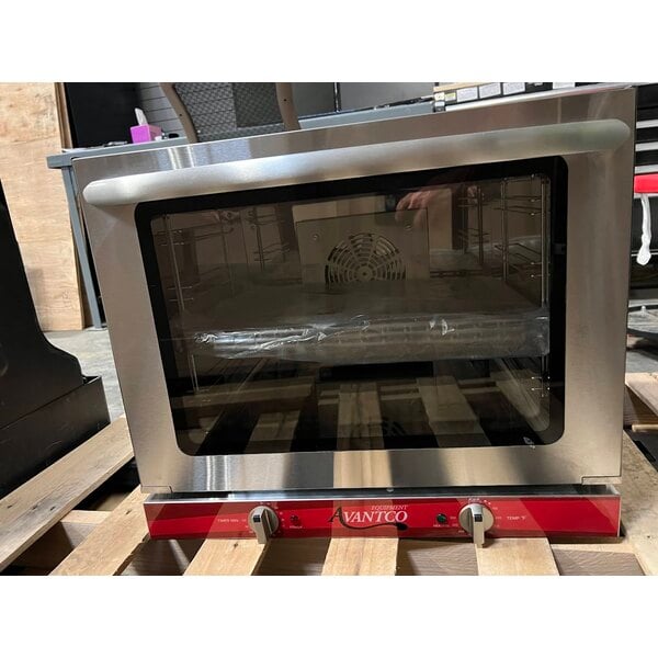 Scratch and Dent Avantco CO-28M Half Size Countertop Convection Oven, 2.3 cu. ft. - 208/240V, 2100/2800W