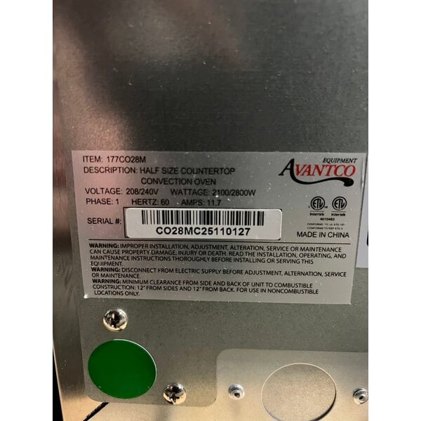 Scratch and Dent Avantco CO-28M Half Size Countertop Convection Oven, 2.3 cu. ft. - 208/240V, 2100/2800W