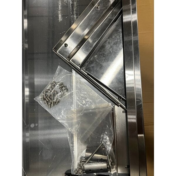 Scratch and Dent Avantco STE-4SH Four Pan Open Well Electric Steam Table with Undershelf - 208/240V, 3000W