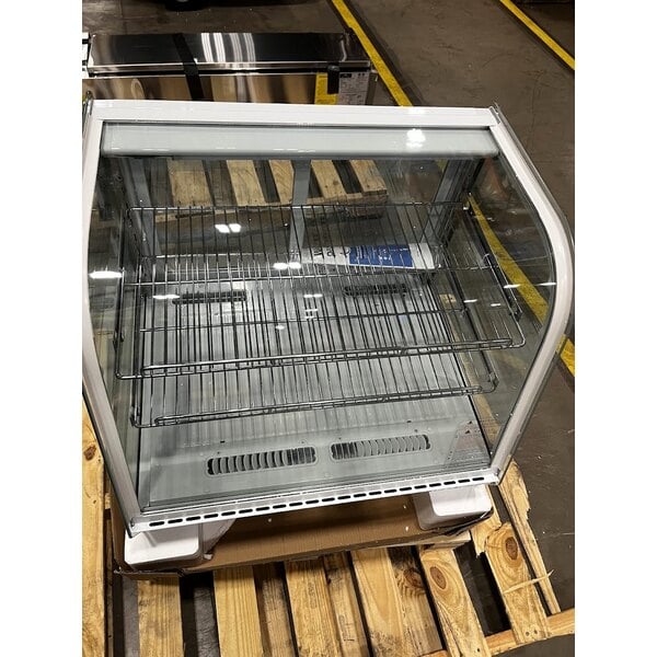 Scratch and Dent Avantco BCC-28-HC 27 1/2" White Refrigerated Countertop Bakery Display Case with LED Lighting
