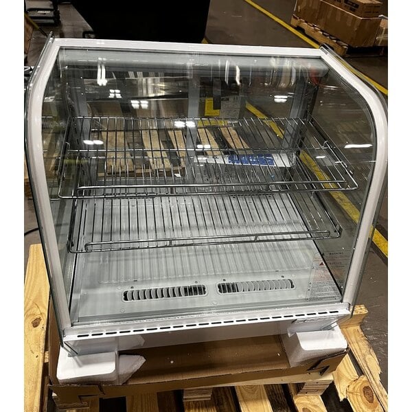Scratch and Dent Avantco BCC-28-HC 27 1/2" White Refrigerated Countertop Bakery Display Case with LED Lighting