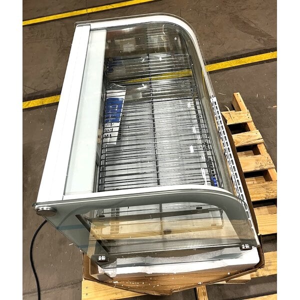 Scratch and Dent Avantco BCC-28-HC 27 1/2" White Refrigerated Countertop Bakery Display Case with LED Lighting