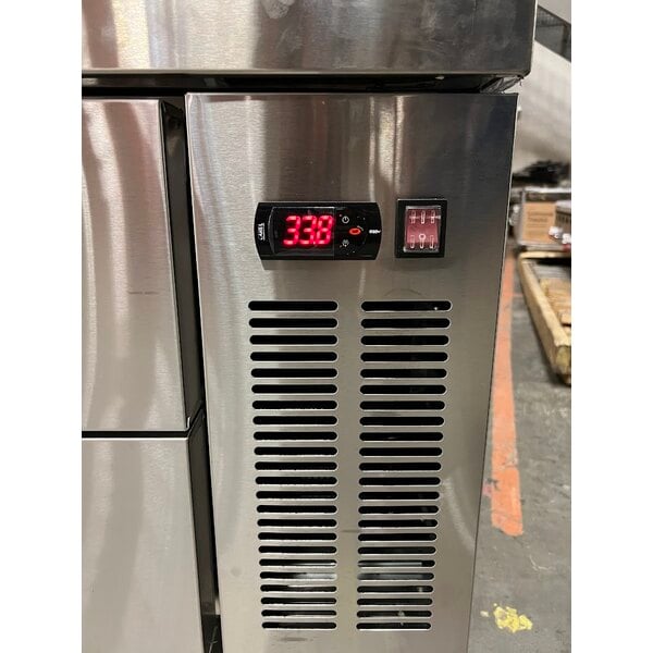 Scratch and Dent Avantco CBE-60-HC 60" 2 Drawer Refrigerated Chef Base