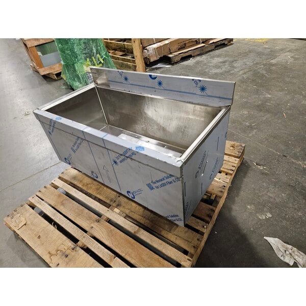 Scratch and Dent Regency 21" x 36" Underbar Ice Bin with 10 Circuit Post-Mix Cold Plate and Bottle Holders - 79 lb.