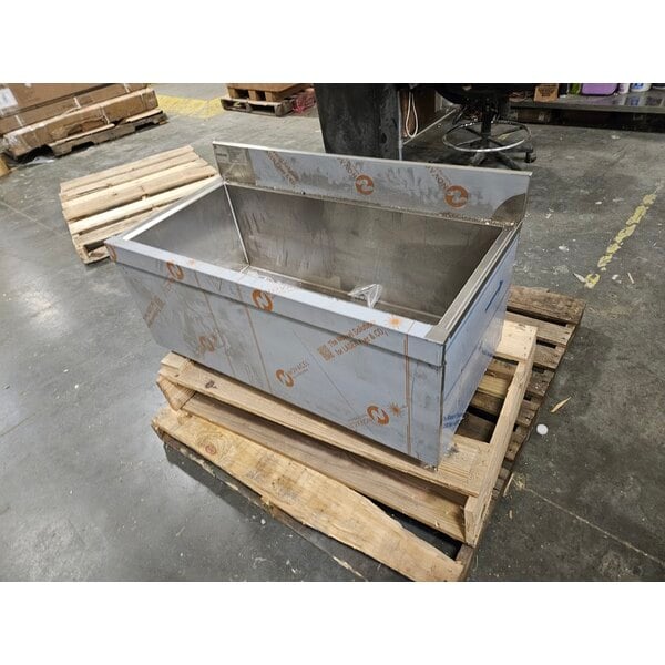 Scratch and Dent Regency 21" x 36" Underbar Ice Bin with 10 Circuit Post-Mix Cold Plate and Bottle Holders - 79 lb.