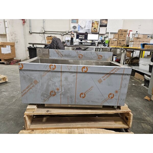 Scratch and Dent Regency 21" x 36" Underbar Ice Bin with 10 Circuit Post-Mix Cold Plate and Bottle Holders - 79 lb.