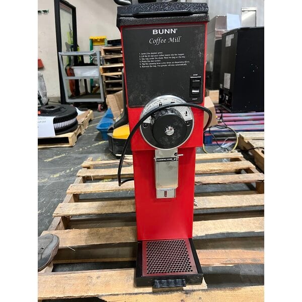 Scratch and Dent Bunn 22100.0001 G3 HD 3 lb. Red Bulk Coffee Grinder