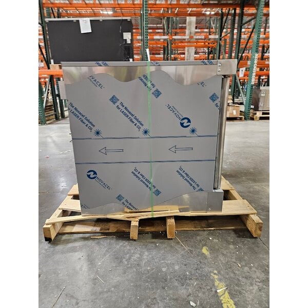 Scratch and Dent Vulcan VC4ED-12D1 Single Deck Full Size Electric Convection Oven - 240V, 12.5 kW