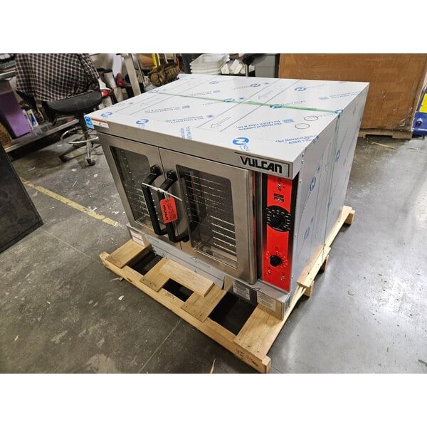 Scratch and Dent Vulcan VC4ED-12D1 Single Deck Full Size Electric Convection Oven - 240V, 12.5 kW