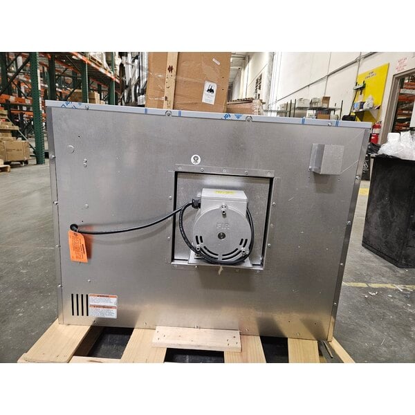 Scratch and Dent Vulcan VC4ED-12D1 Single Deck Full Size Electric Convection Oven - 240V, 12.5 kW