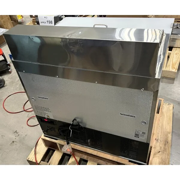 Scratch and Dent Avantco APT-36-HC 36" 2 Door Refrigerated Sandwich Prep Table
