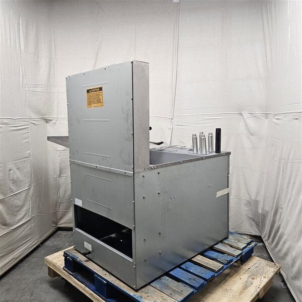 Scratch and Dent Avantco FBF2624LP Liquid Propane 150-170 lb. Flat Bottom Funnel Cake / Donut Fryer - 120,000 BTU