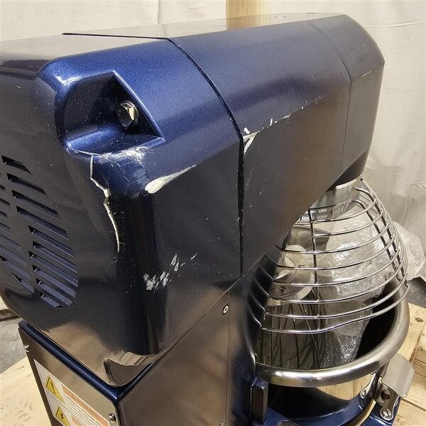 Scratch and Dent Waring Luna WSM20LT 20 Qt. Planetary Stand Mixer with Guard, Timer, and Standard Accessories - 120V, 1 hp