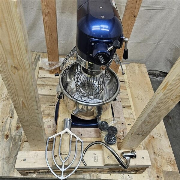 Scratch and Dent Waring Luna WSM20LT 20 Qt. Planetary Stand Mixer with Guard, Timer, and Standard Accessories - 120V, 1 hp