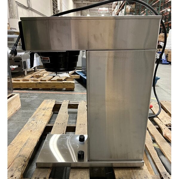 Scratch and Dent Bunn 38700.0010 Axiom DV-APS Airpot Coffee Brewer - 120V/208-240V