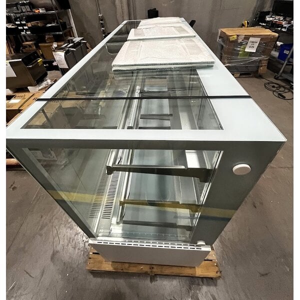 Scratch and Dent Avantco BCF-72-HC 70 7/8" Square Glass White Refrigerated Bakery Display Case