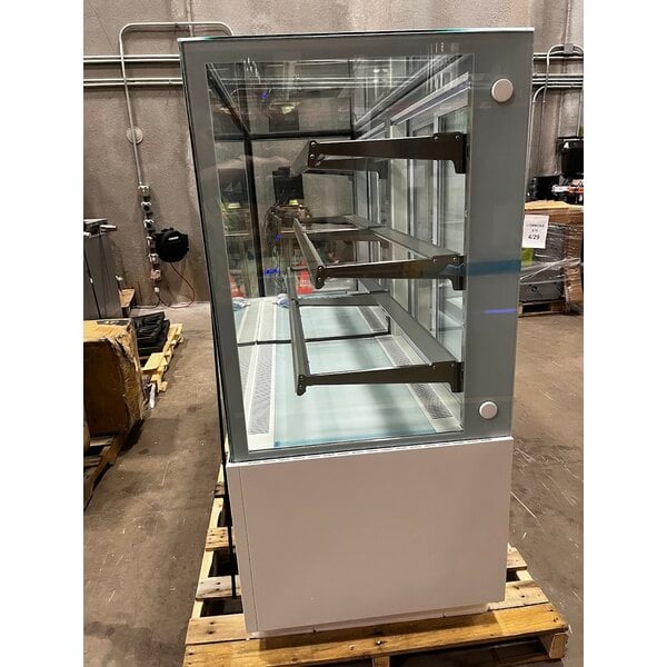 Scratch and Dent Avantco BCF-72-HC 70 7/8" Square Glass White Refrigerated Bakery Display Case