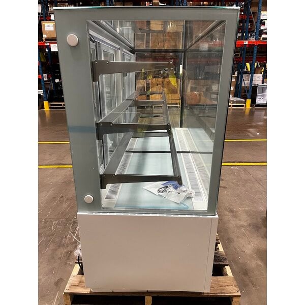 Scratch and Dent Avantco BCF-72-HC 70 7/8" Square Glass White Refrigerated Bakery Display Case