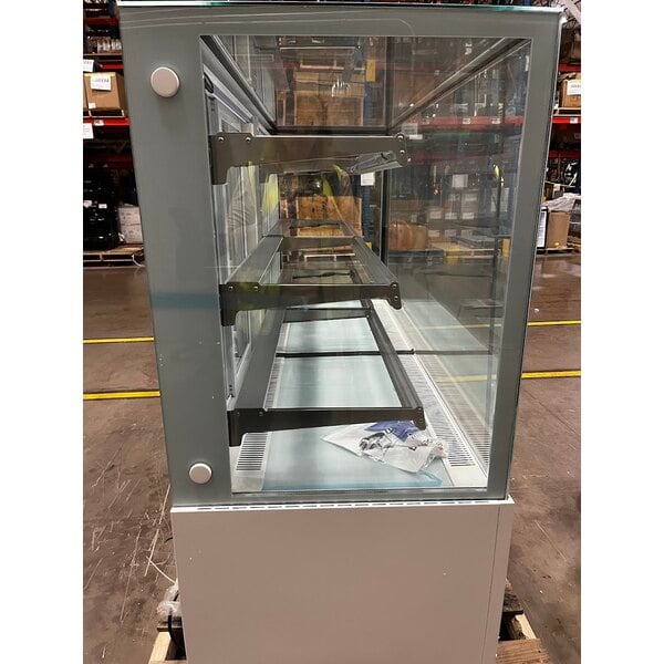 Scratch and Dent Avantco BCF-72-HC 70 7/8" Square Glass White Refrigerated Bakery Display Case