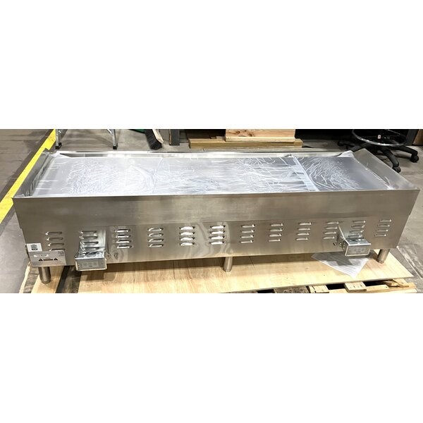 Scratch and Dent Avantco EG60C 60" Electric Countertop Griddle - 208V, 17,500W