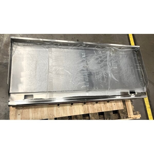 Scratch and Dent Avantco EG60C 60" Electric Countertop Griddle - 208V, 17,500W