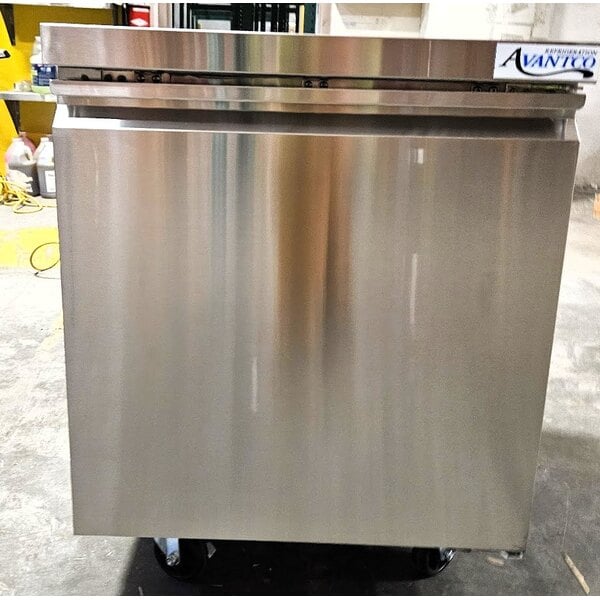 Scratch and Dent Avantco SS-UC-27R-HC 27" Undercounter Refrigerator