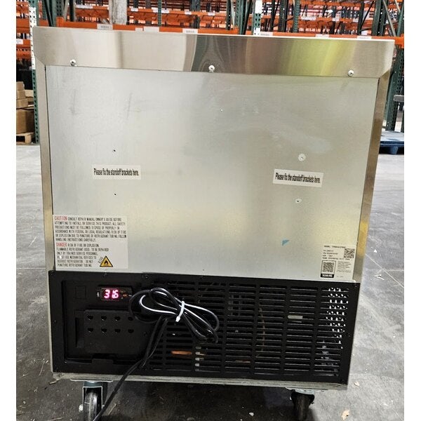 Scratch and Dent Avantco SS-UC-27R-HC 27" Undercounter Refrigerator