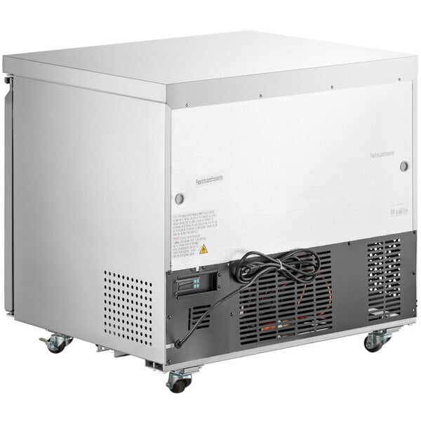 Scratch and Dent Avantco SS-UC-36R-HC 36" Stainless Steel ADA Height Undercounter Refrigerator