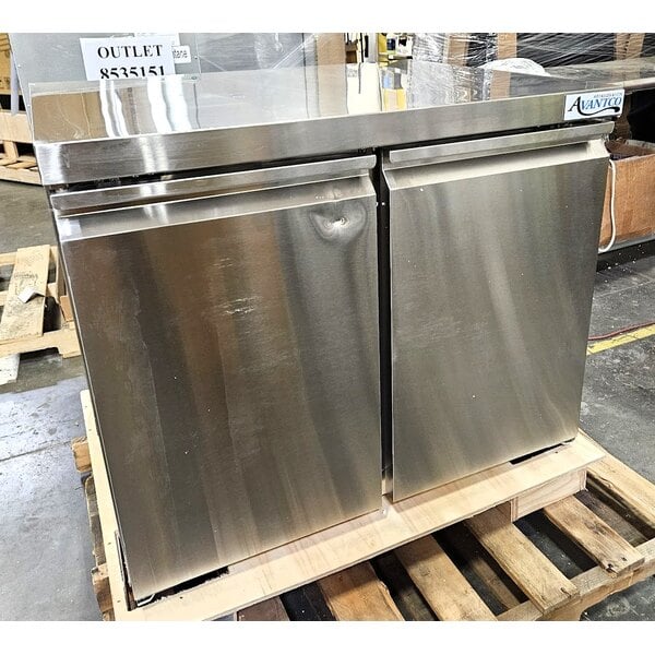 Scratch and Dent Avantco SS-UC-36R-HC 36" Stainless Steel ADA Height Undercounter Refrigerator