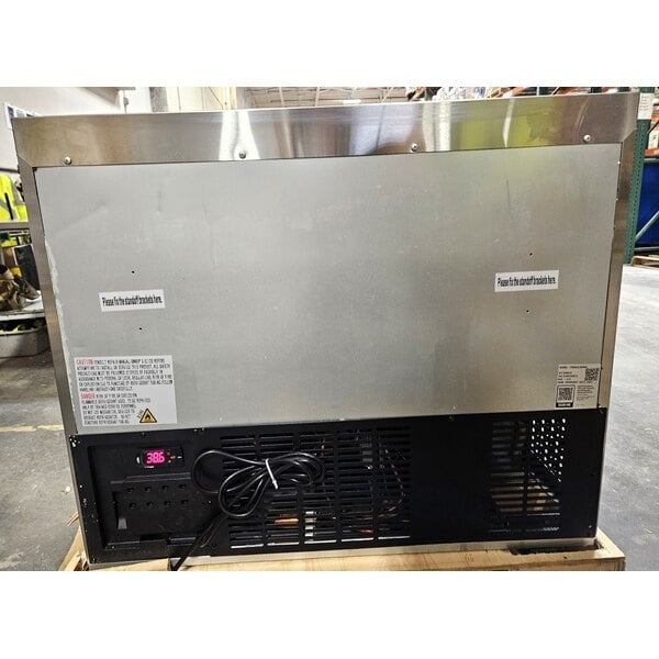 Scratch and Dent Avantco SS-UC-36R-HC 36" Stainless Steel ADA Height Undercounter Refrigerator