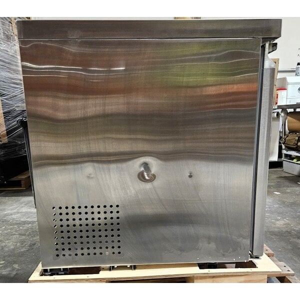 Scratch and Dent Avantco SS-UC-36R-HC 36" Stainless Steel ADA Height Undercounter Refrigerator