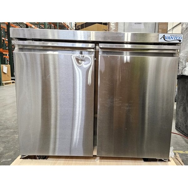 Scratch and Dent Avantco SS-UC-36R-HC 36" Stainless Steel ADA Height Undercounter Refrigerator