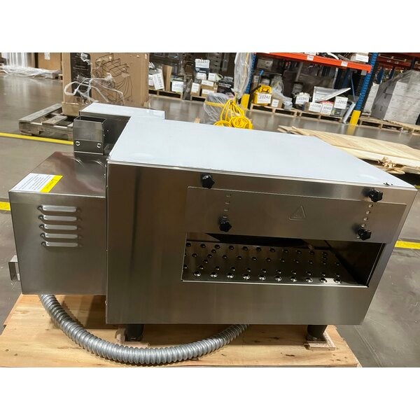 Scratch and Dent Cooking Performance Group ICOE-32-B Countertop Impinger Electric Conveyor Oven with 32" Belt - 208V, 1 Phase, 6700W