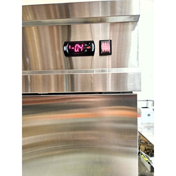 Scratch and Dent Avantco SS-1F-HC 29" Stainless Steel Solid Door Reach-In Freezer