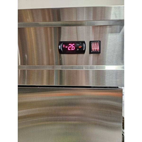 Scratch and Dent Avantco SS-1F-HC 29" Stainless Steel Solid Door Reach-In Freezer