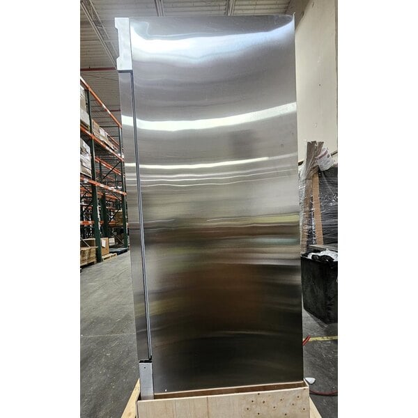 Scratch and Dent Avantco SS-1F-HC 29" Stainless Steel Solid Door Reach-In Freezer
