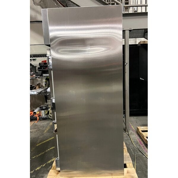 Scratch and Dent True STG1R-1S-HC Spec Series 27 1/2" Solid Door Reach-In Refrigerator