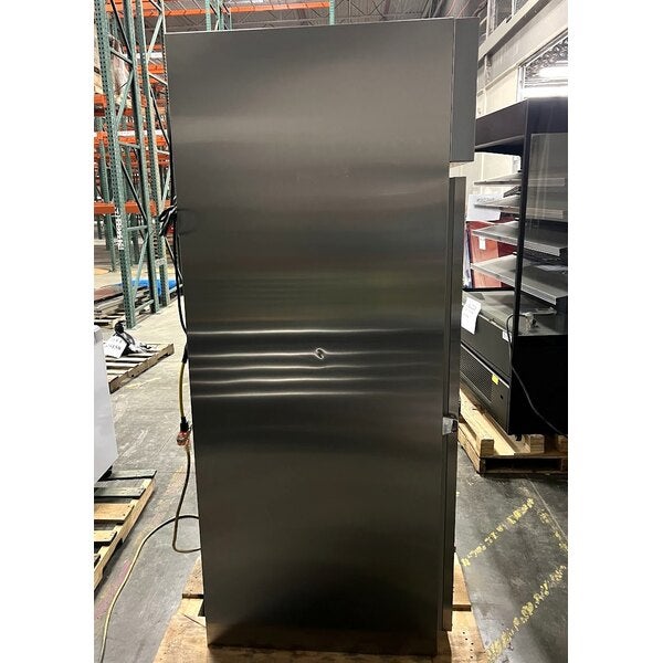 Scratch and Dent True STG1R-1S-HC Spec Series 27 1/2" Solid Door Reach-In Refrigerator