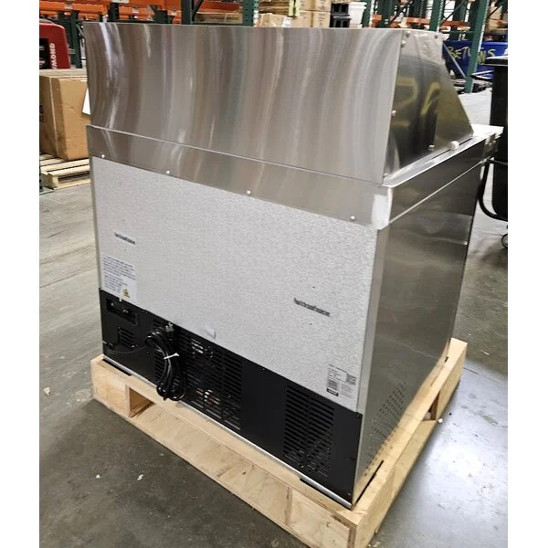Scratch and Dent Avantco SS-PT-36M-HC 36" 2 Door Mega Top Stainless Steel Refrigerated Sandwich Prep Table