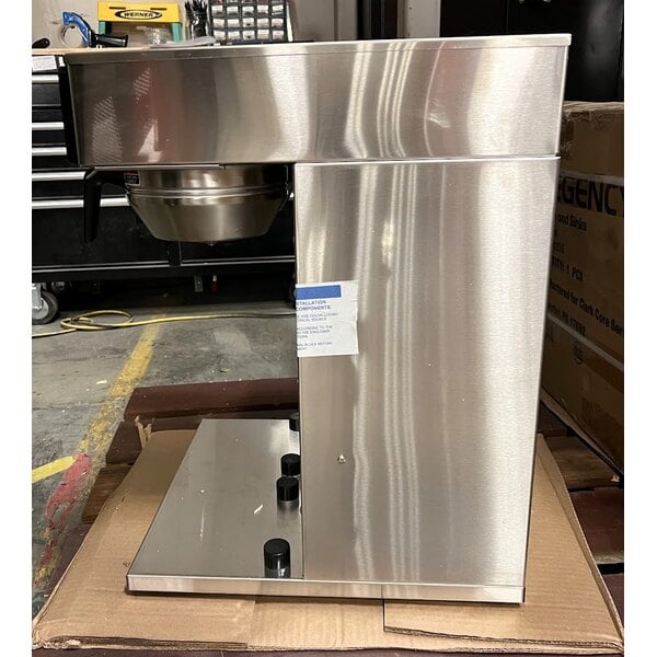Scratch and Dent Bunn 38700.0013 Axiom APS Twin Airpot Coffee Brewer - 120/240V