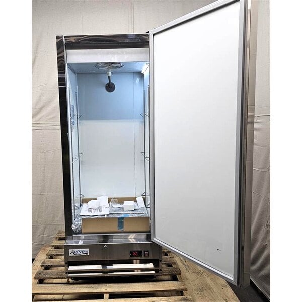 Scratch and Dent Avantco A-12R-HC 25" Solid Door Reach-In Refrigerator