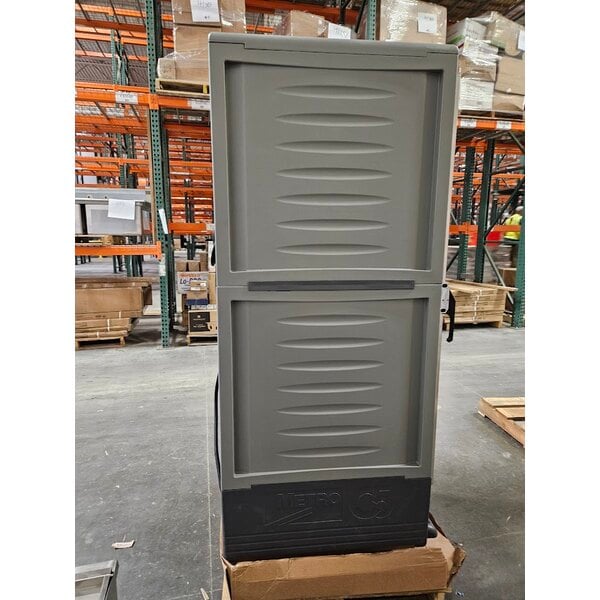 Scratch and Dent Metro C539-HLDS-4 C5 3 Series Insulated Low Wattage Full Size Hot Holding Cabinet with Fixed Wire Slides and Solid Dutch Doors - Gray