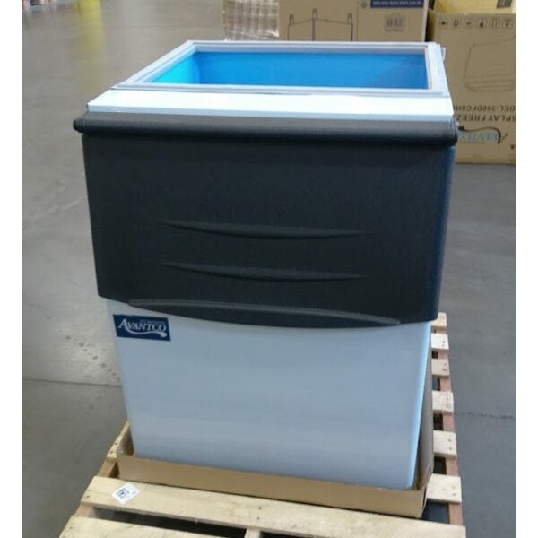 Scratch and Dent Avantco Ice BIN27530 30" Ice Storage Bin - 375 lb.