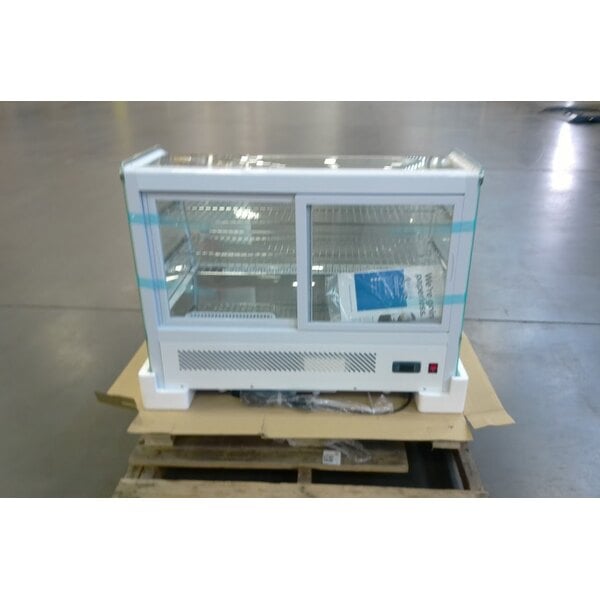 Scratch and Dent Avantco BCC-35-HC 34 1/2" White Refrigerated Countertop Bakery Display Case with LED Lighting