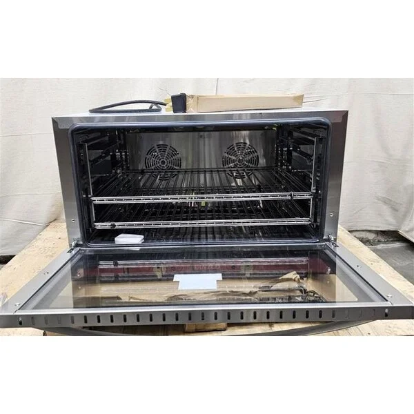 Scratch and Dent Avantco CO-38M Full Size Countertop Convection Oven, 4.4 cu. ft. - 208/240V, 3,500/4,600W