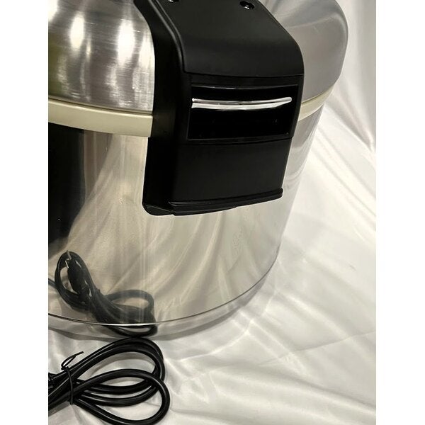 Scratch and Dent Zojirushi THA-603SA 66 Cup (Cooked) Stainless Steel Electric Rice Warmer with Removable Pot - 120V, 77W