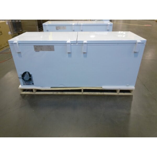 Scratch and Dent Galaxy CF25HC Commercial Chest Freezer - 23.6 cu.ft.