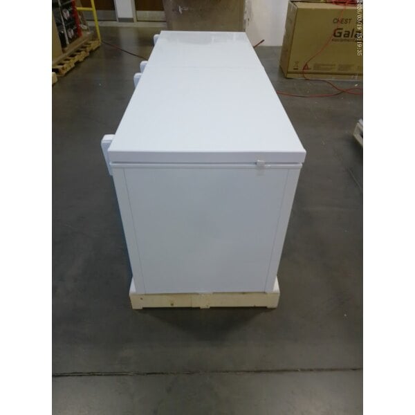 Scratch and Dent Galaxy CF25HC Commercial Chest Freezer - 23.6 cu.ft.